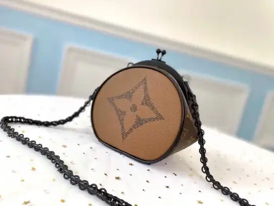 VUITTON BOURSICOT BC LOUIS 0521